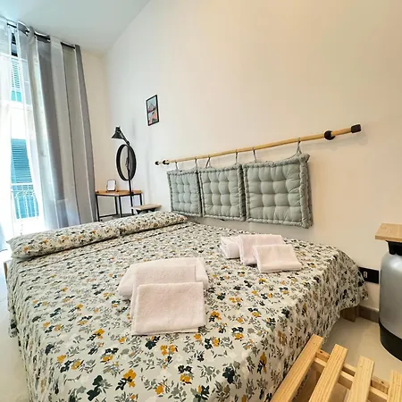 Backpackers House - Ballaro Apartmán *